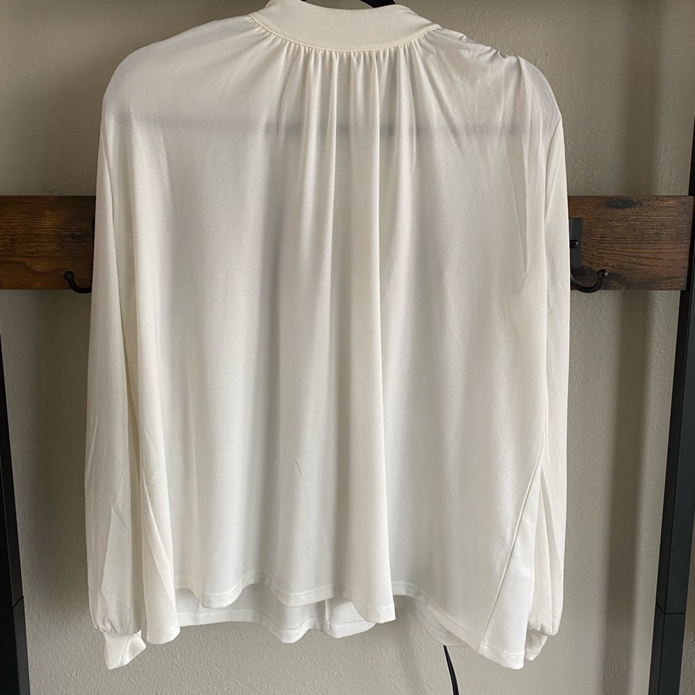 White Long Sleeve Collared Blouse